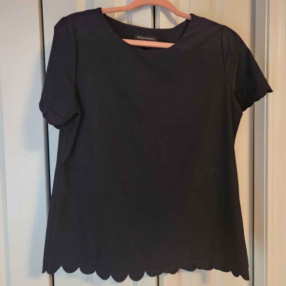 Banana Republic Black Short Sleeve Blouse with Scallop Edge